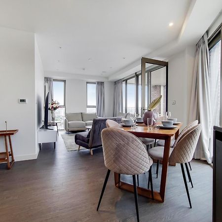 Deluxe Three Bedroom Apartment By London Excel Stays Ngoại thất bức ảnh