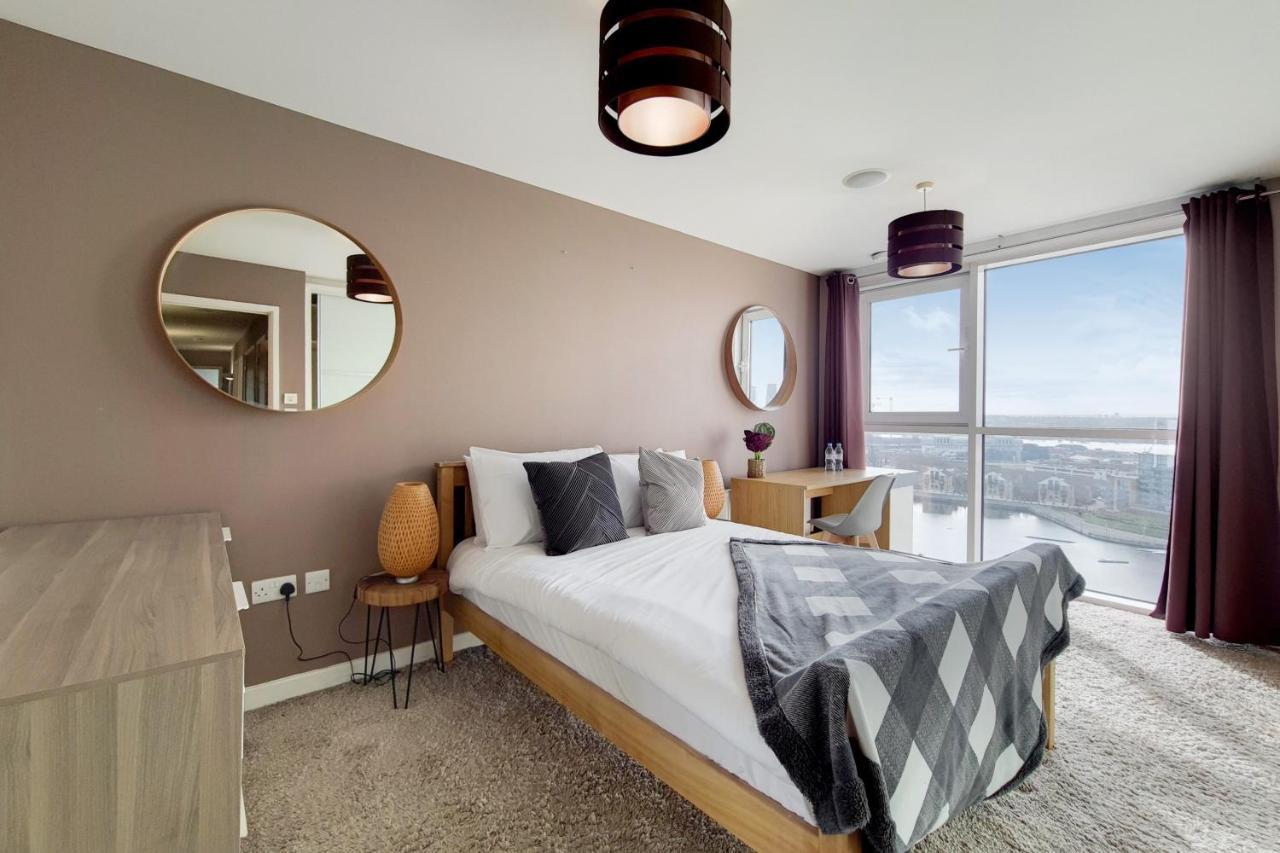 Deluxe Three Bedroom Apartment By London Excel Stays Ngoại thất bức ảnh